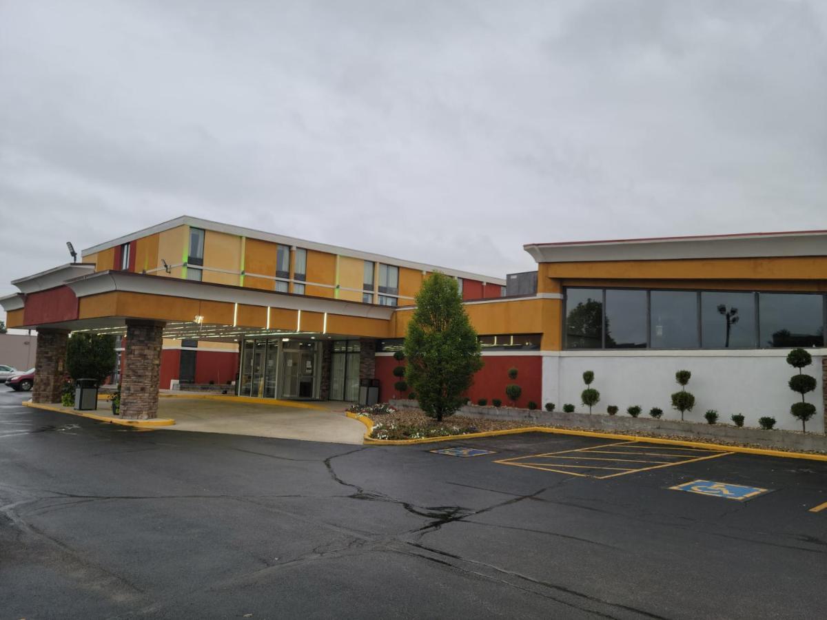 Quality Inn Terre Haute University Area Exterior photo
