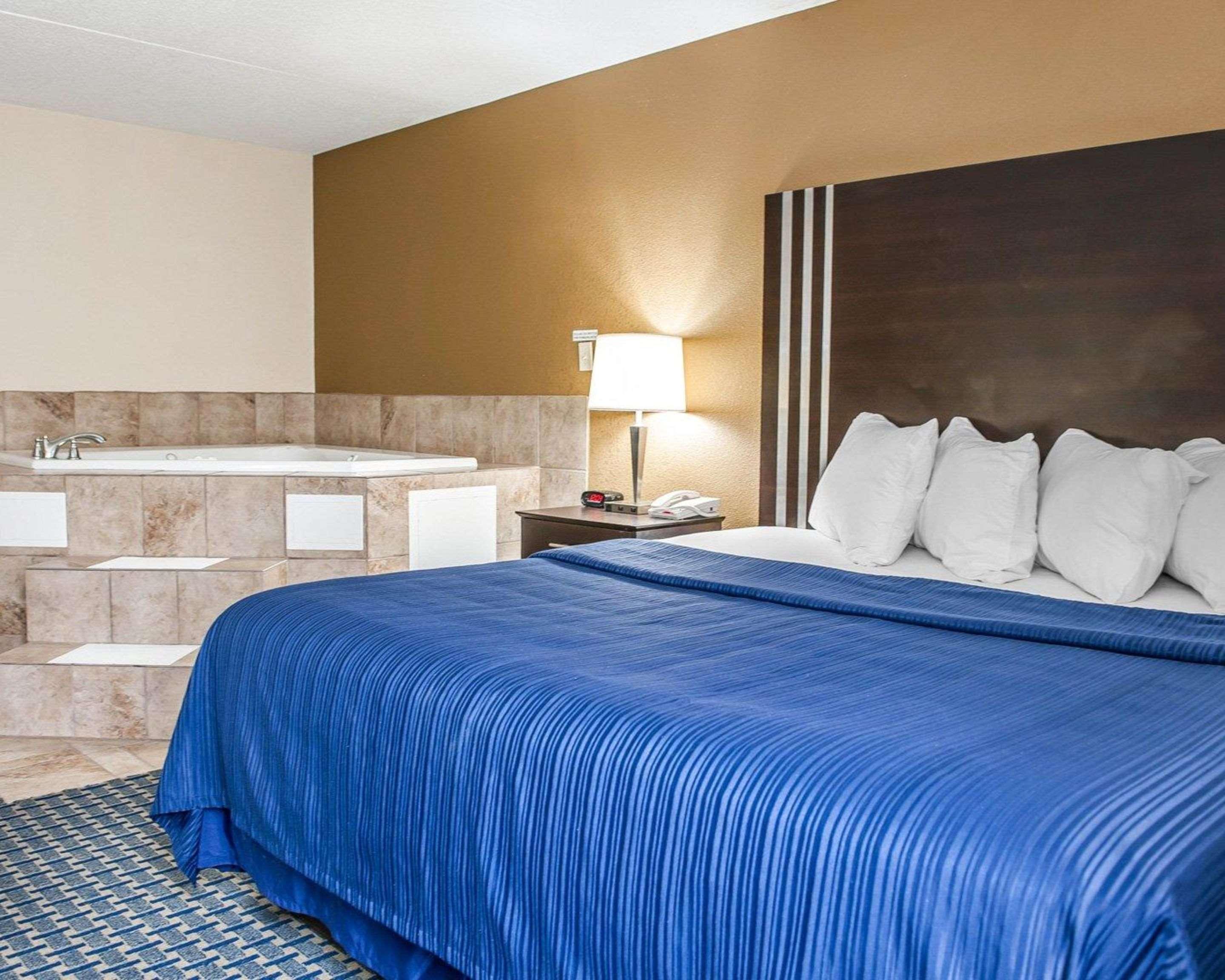 Quality Inn Terre Haute University Area Exterior photo