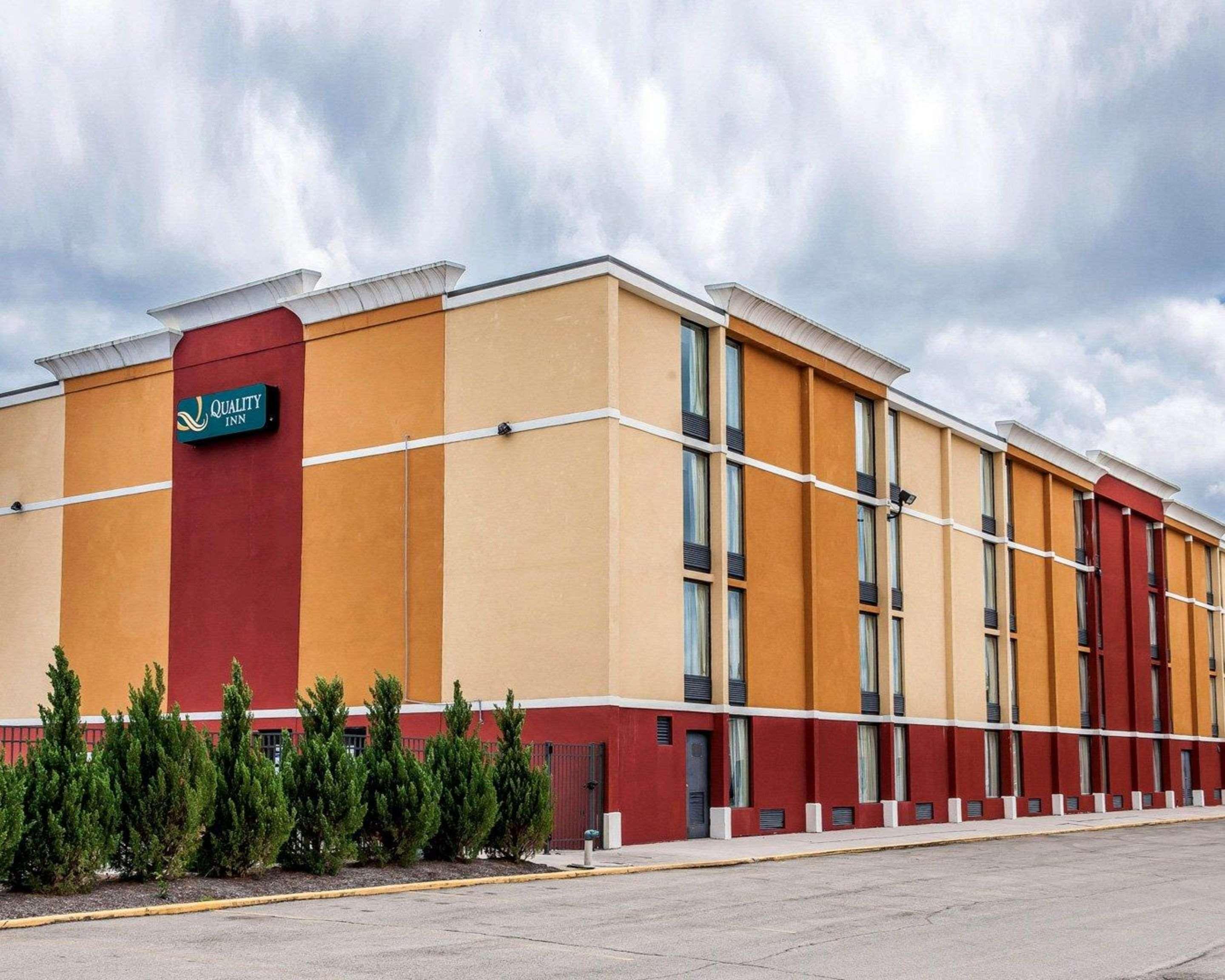 Quality Inn Terre Haute University Area Exterior photo