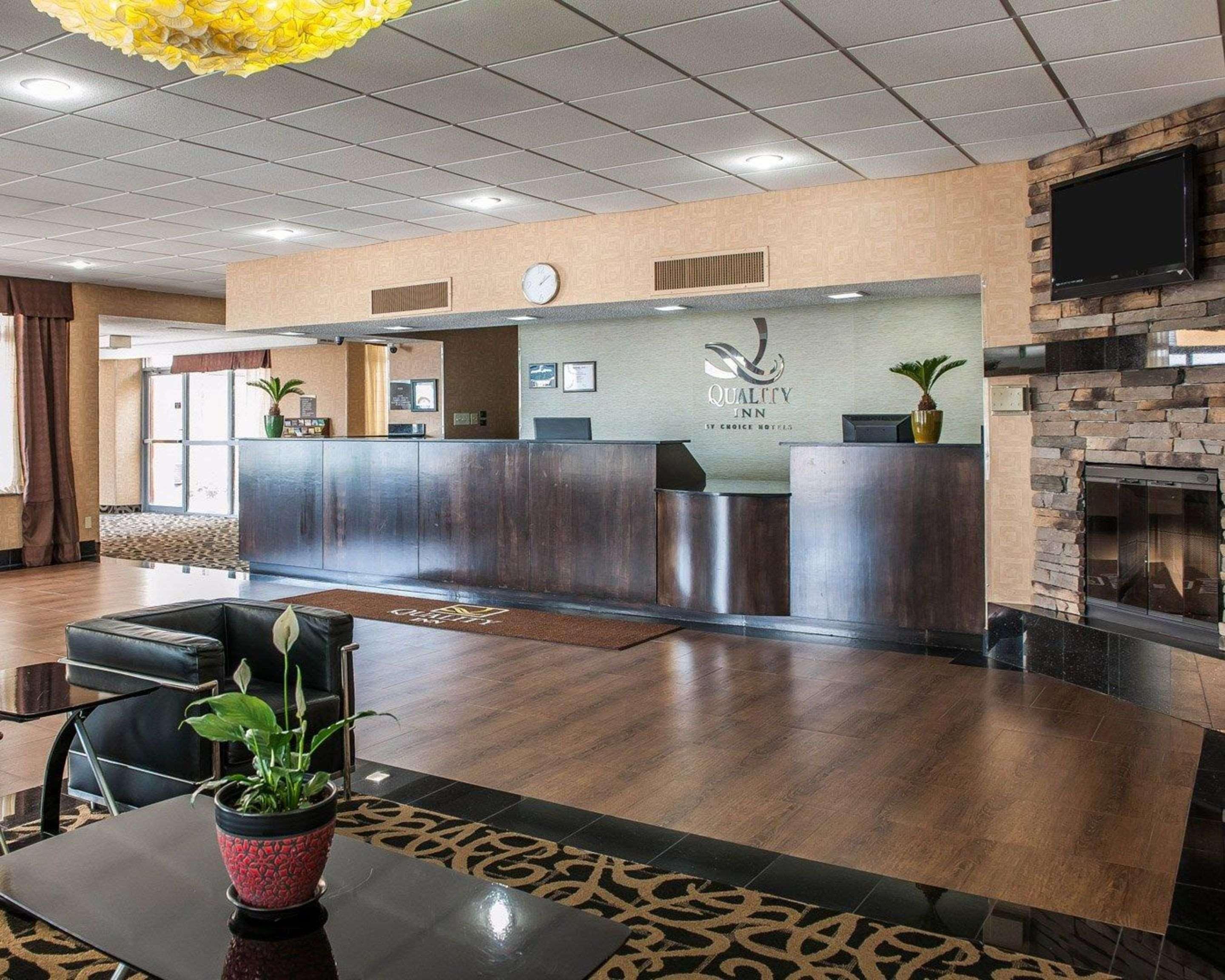 Quality Inn Terre Haute University Area Exterior photo